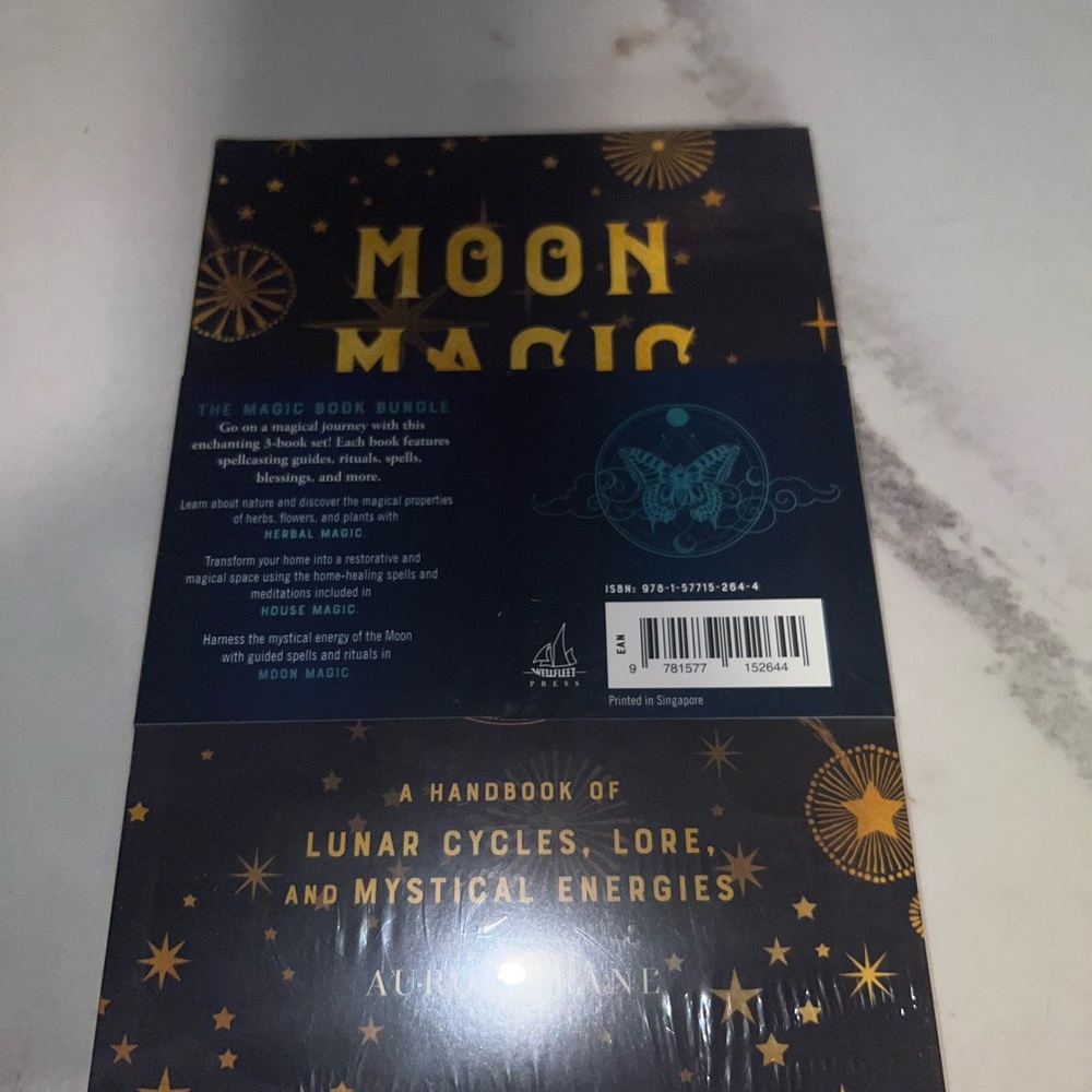 Herbal magic book 📚 3 books inside